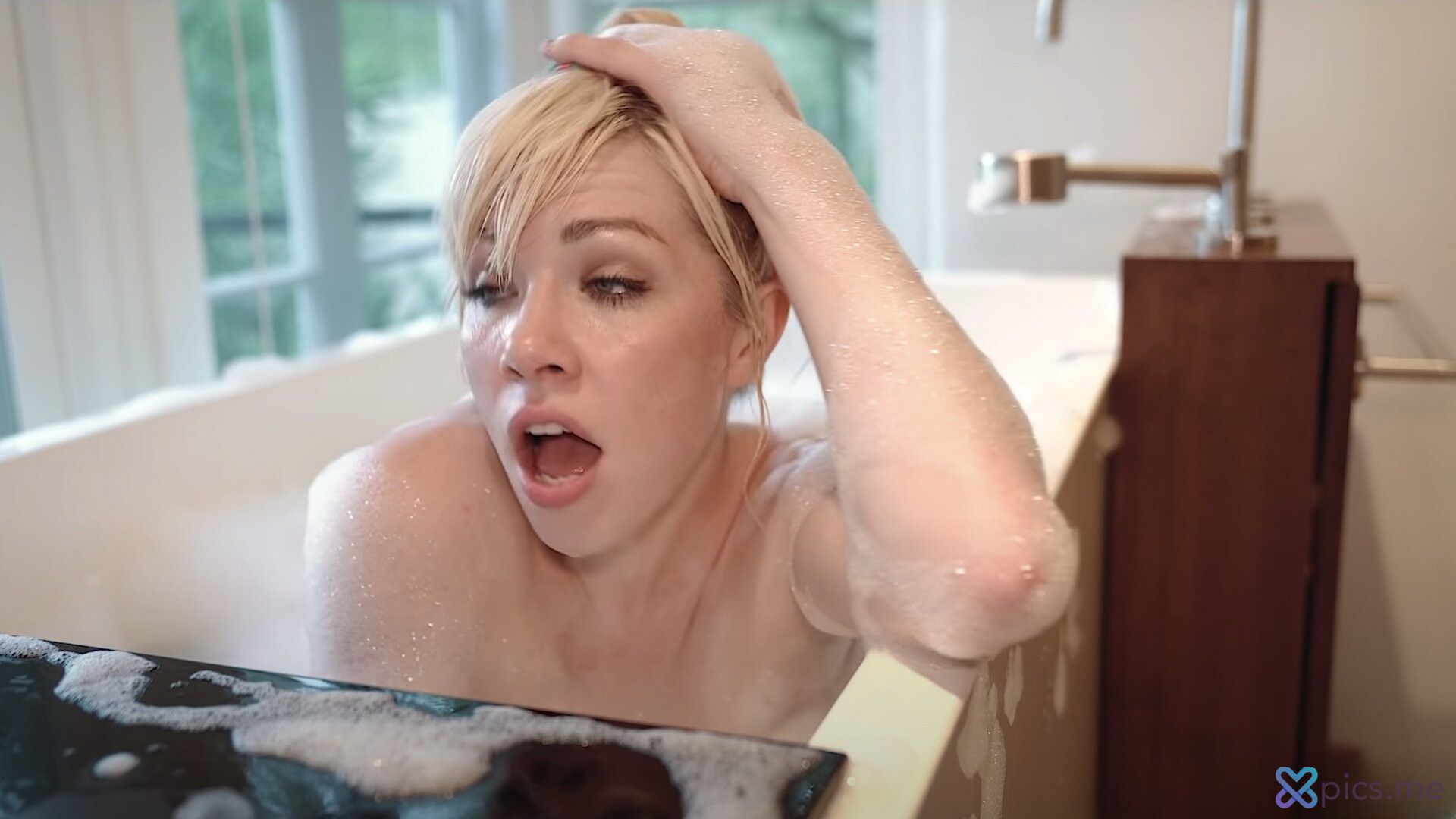 Onlyfans Carly Rae Jepsen porn photo 717