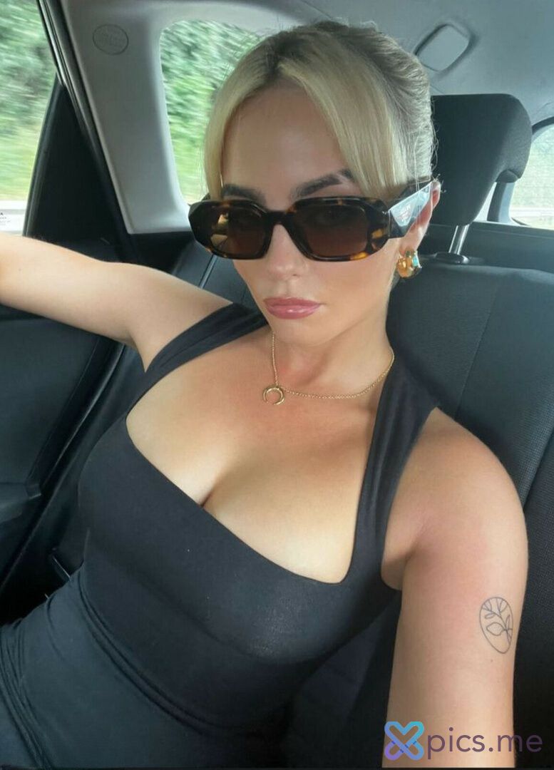 Onlyfans Millie Gibson porn picture 465
