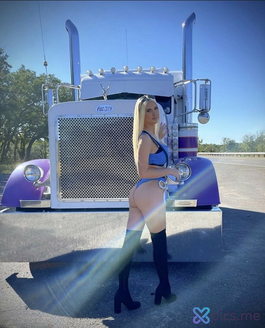 The Big Rig Barbie porn photo 973