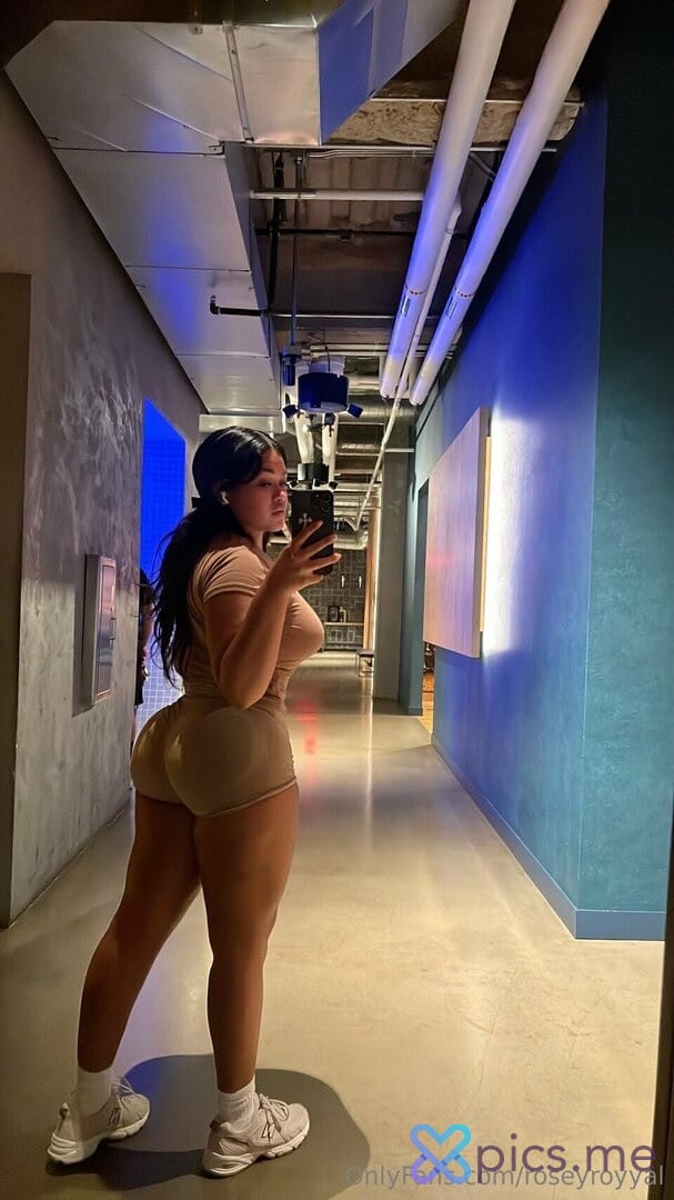 RoseyRoyyal Spotlight #xpicsi2