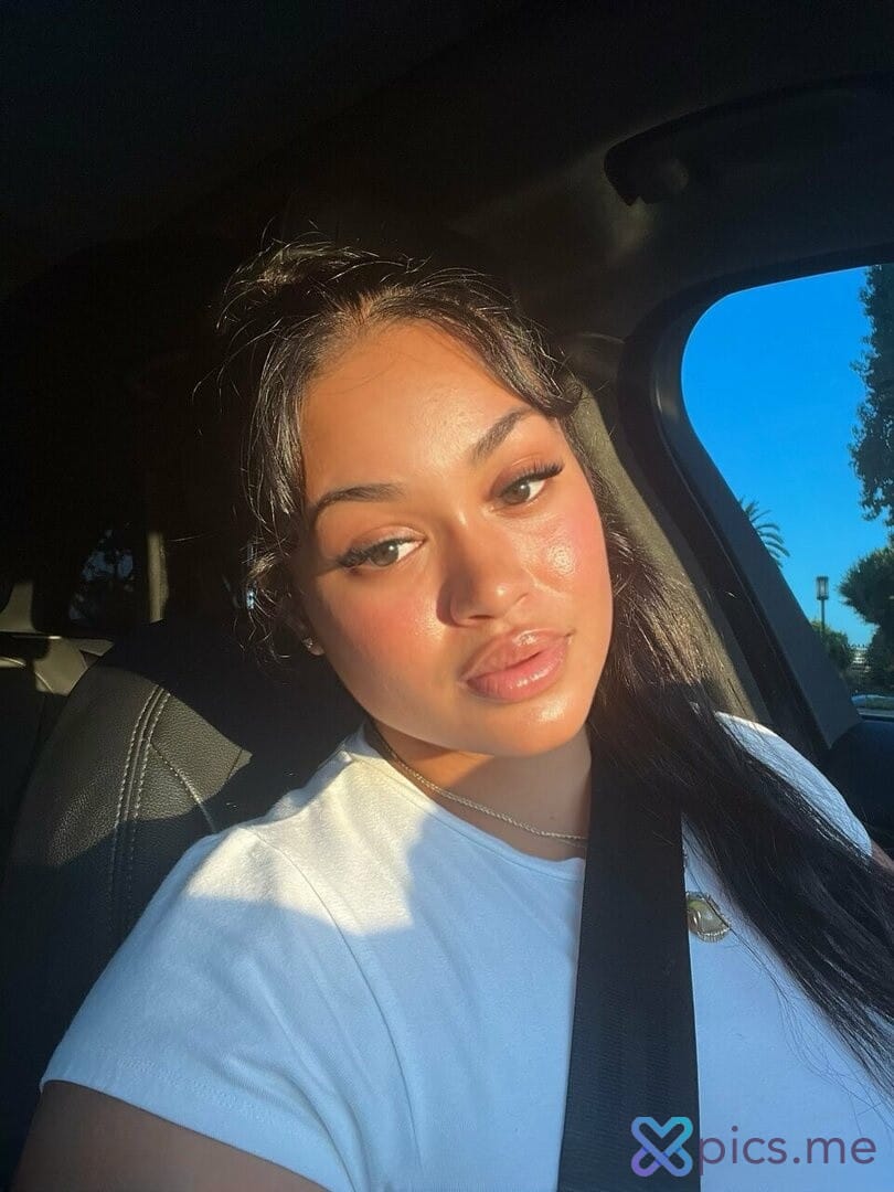 RoseyRoyyal Spotlight #xpicsi3