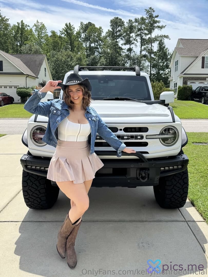 kellymonroeofficial