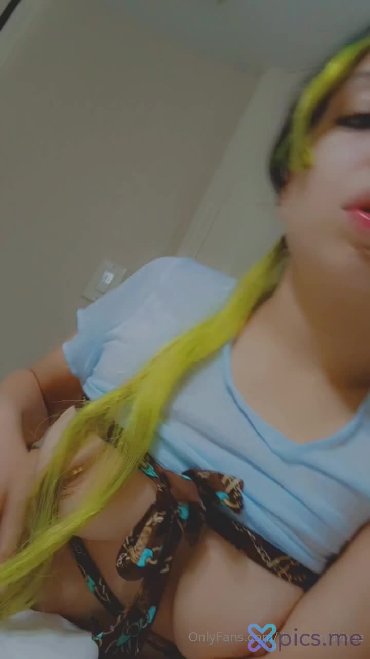 ,-TheCandyBae